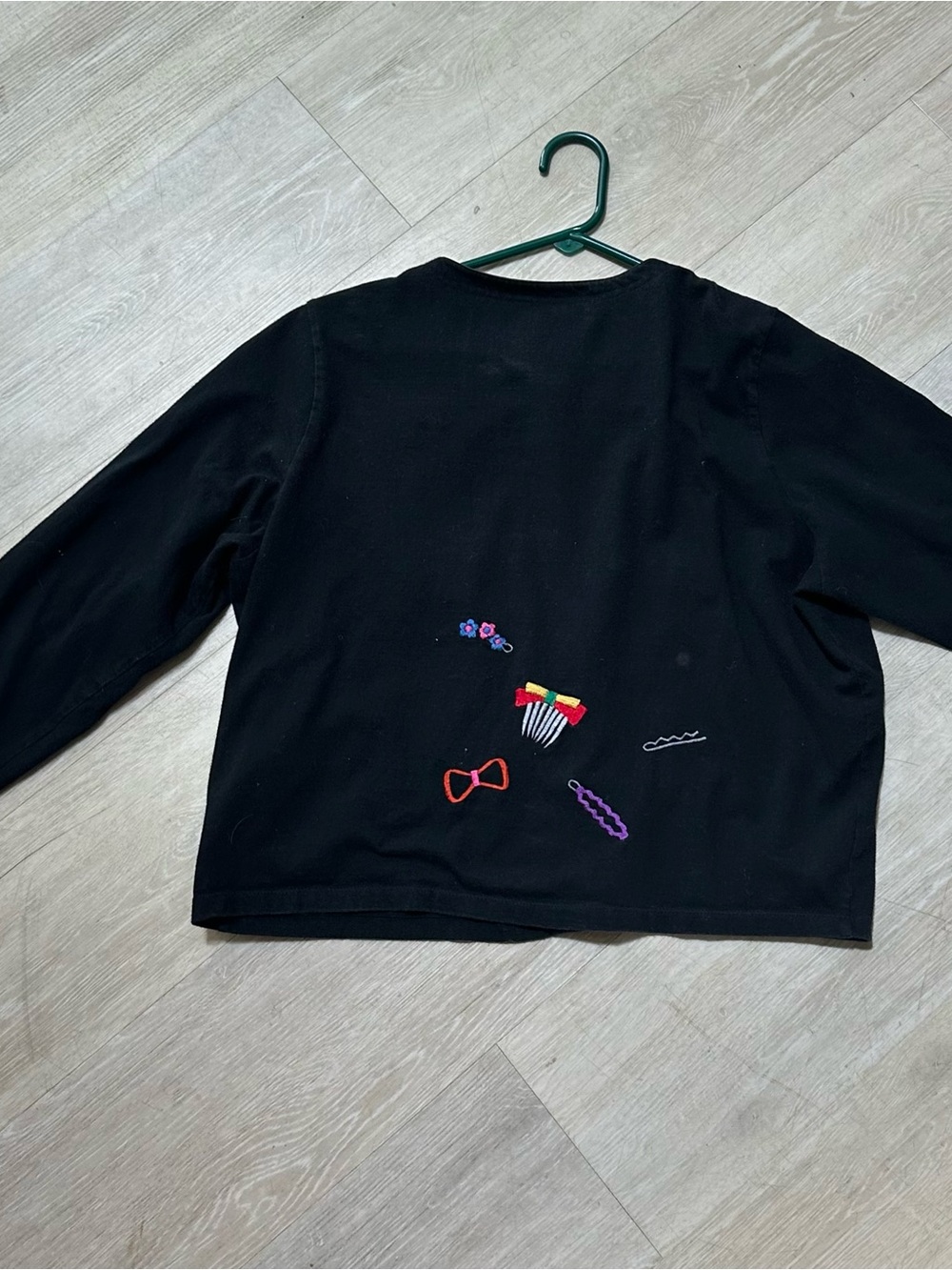 90s Hair Dresser Novelty Cardigan Sz L colorful embroidered salon hair items - Picture 3 of 3